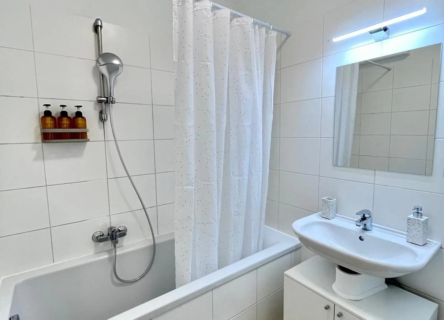 Funky Apartment Near Central Station Free Parking Wien